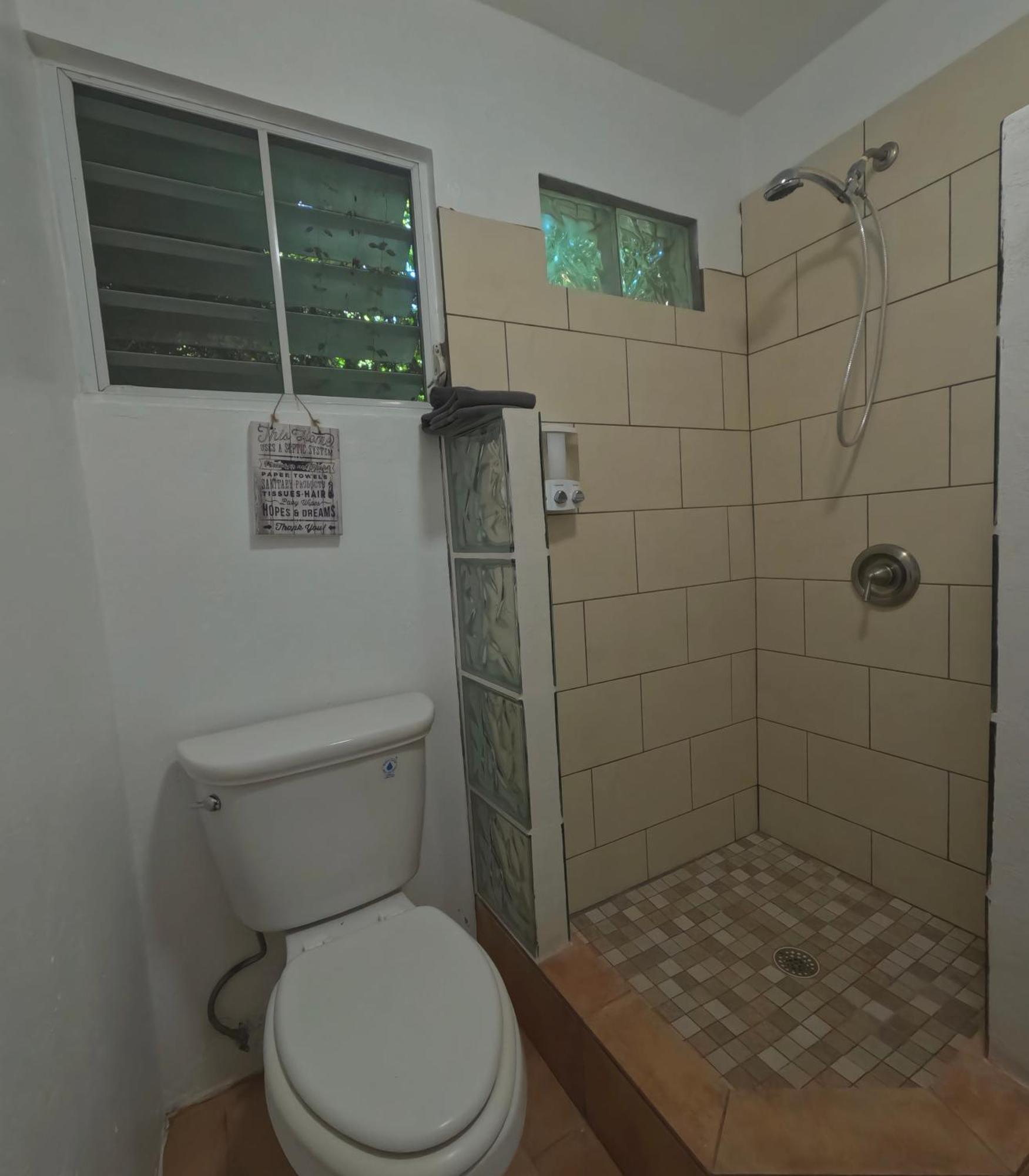 Isla Hermosa Guesthouse 别克斯 外观 照片