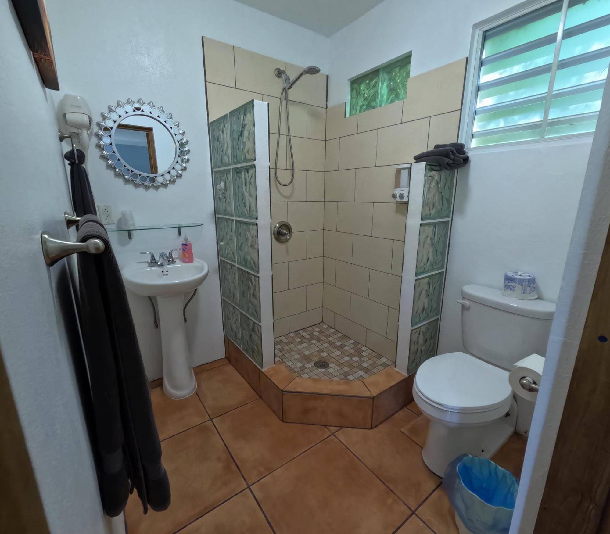 Isla Hermosa Guesthouse 别克斯 外观 照片